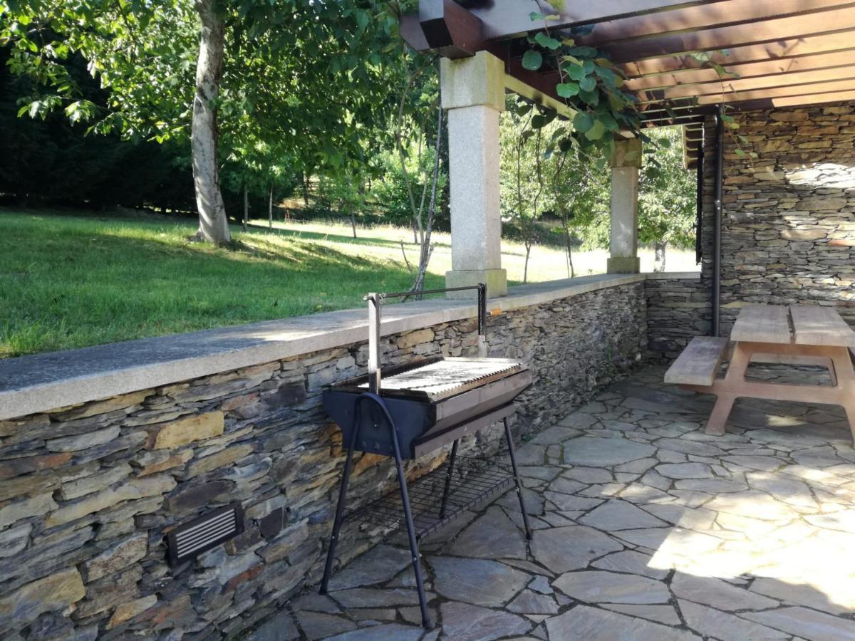 Villa Casa Pro Pantea Monforte De Lemos Exterior foto
